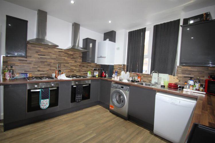 Main image of property: Commonside, Sheffield, S10