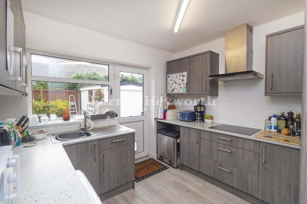 Elmwood Drive, Thornton Cleveleys photo 4