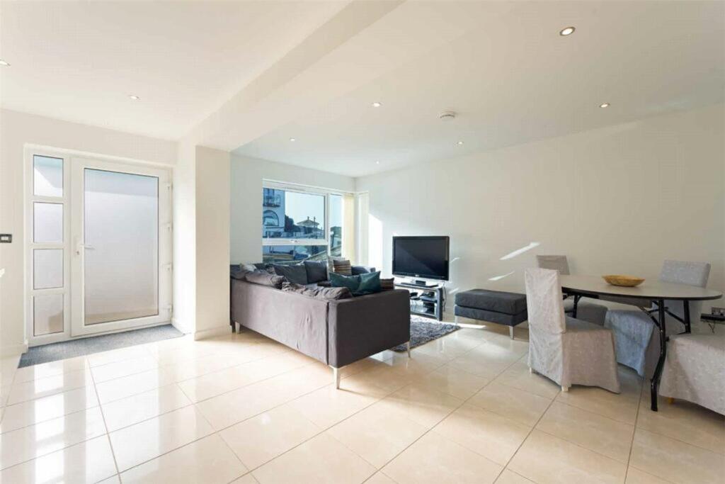 Additional image 6 of Chaddesley Wood Road, Poole, BH13