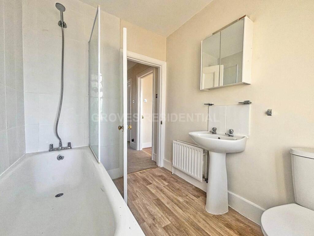 Apartment in London, Royal Borough of Kingston upon Thames - View 4