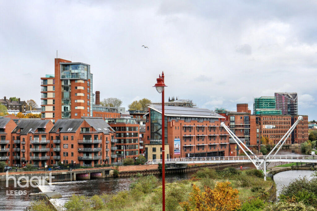 2-bed apartment on Bowman Lane, LEEDS, £152,000