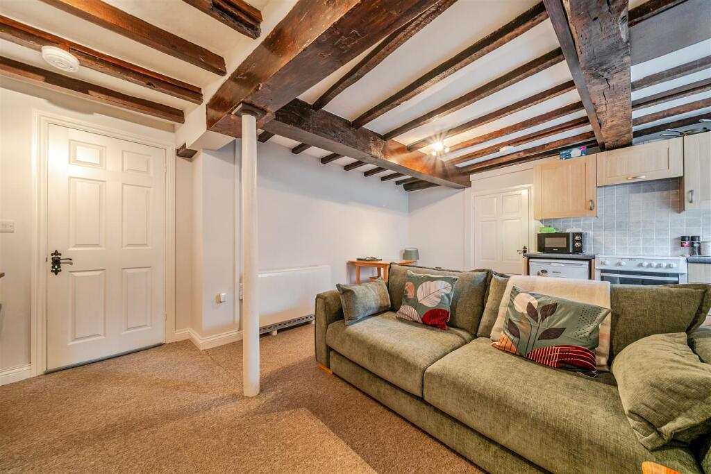 Apartment in Shrewsbury - More