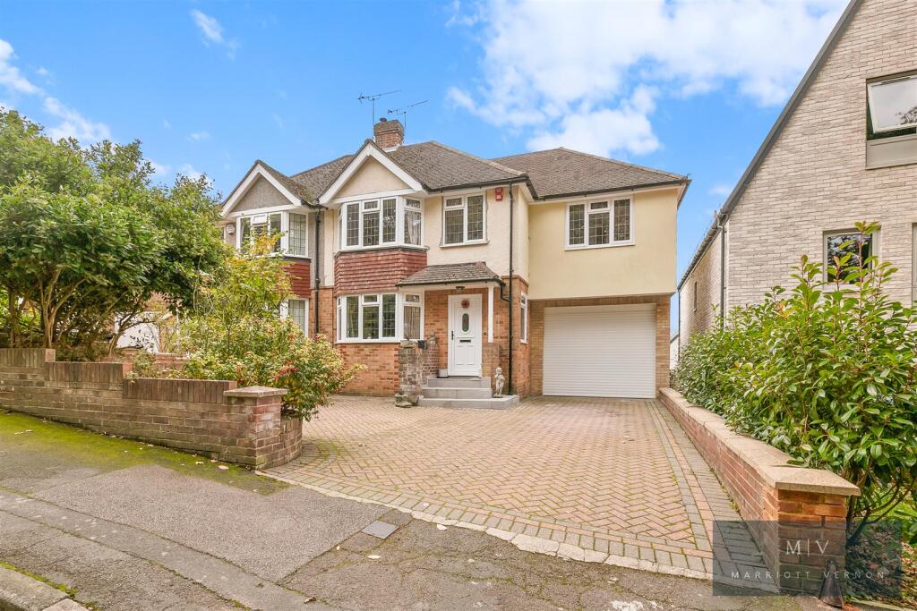 Main image of property: The Gallop, South Croydon