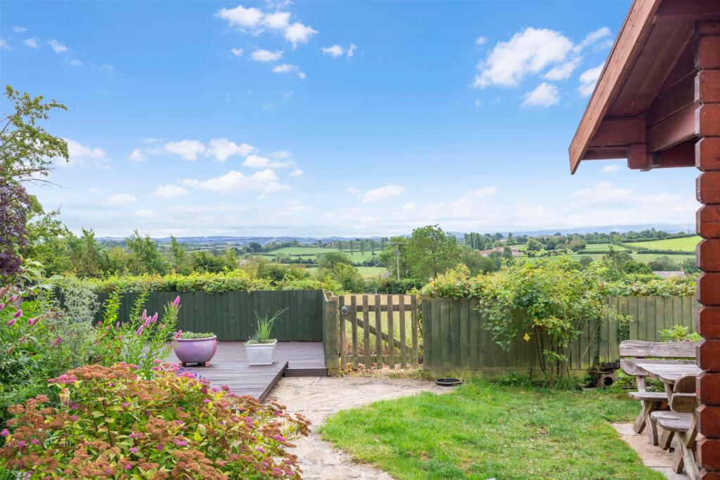 House in East Stour - View 2