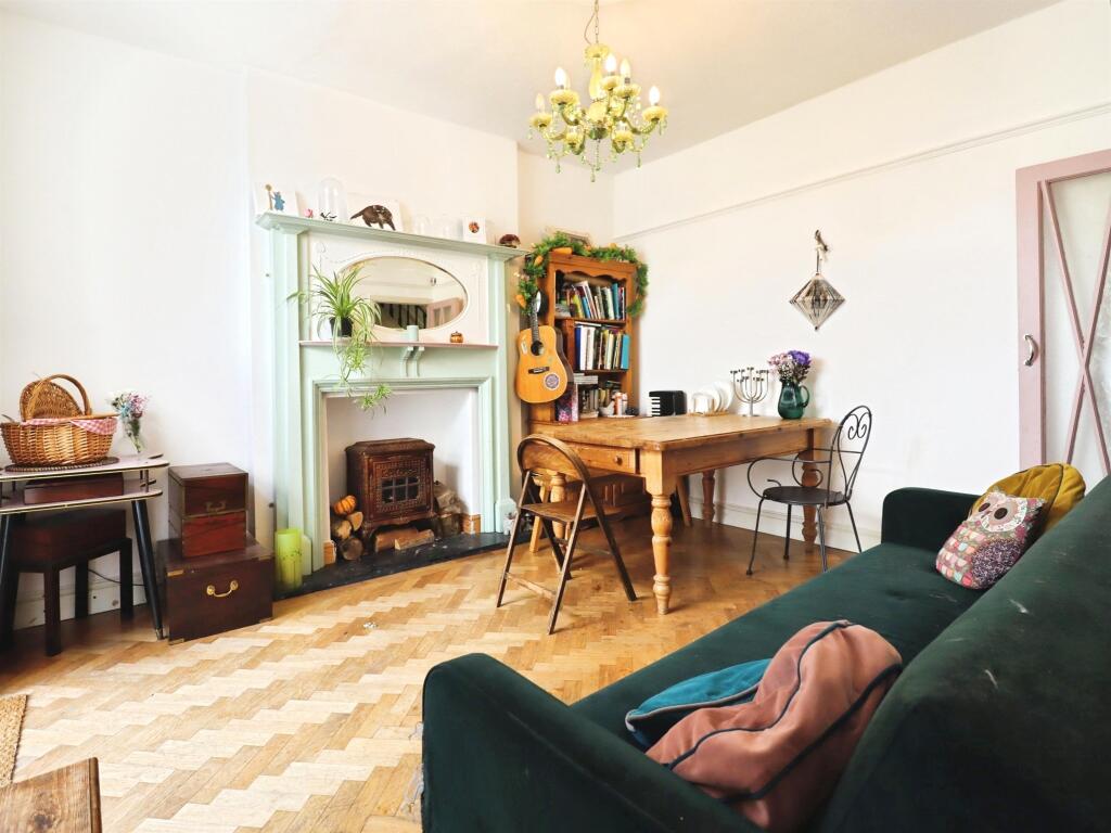 House in Cardiff, Grangetown - View 5