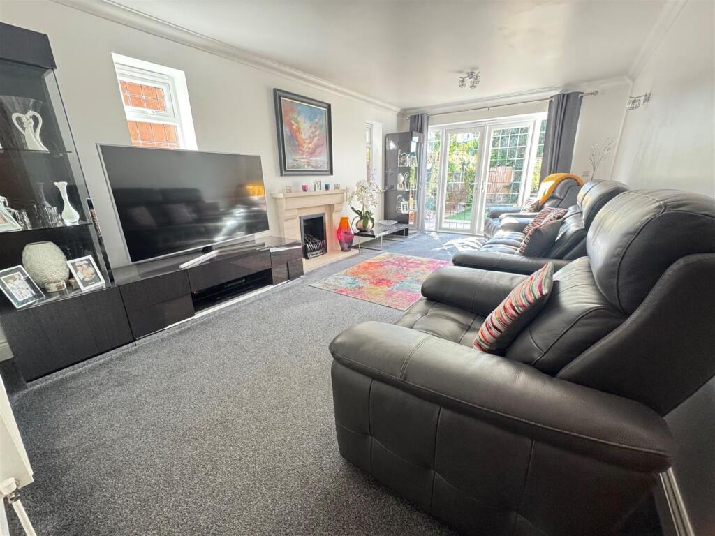 House in Rochford, High Elms Park, Hullbridge - View 3