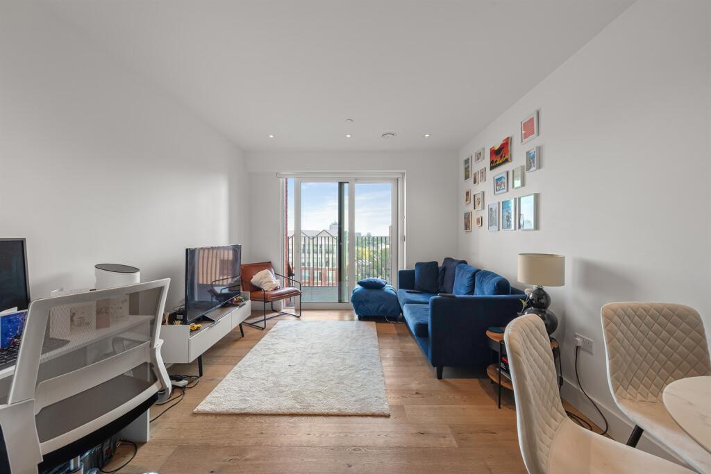 Main image of property: Keybridge Tower, Exchange Gardens, SW8