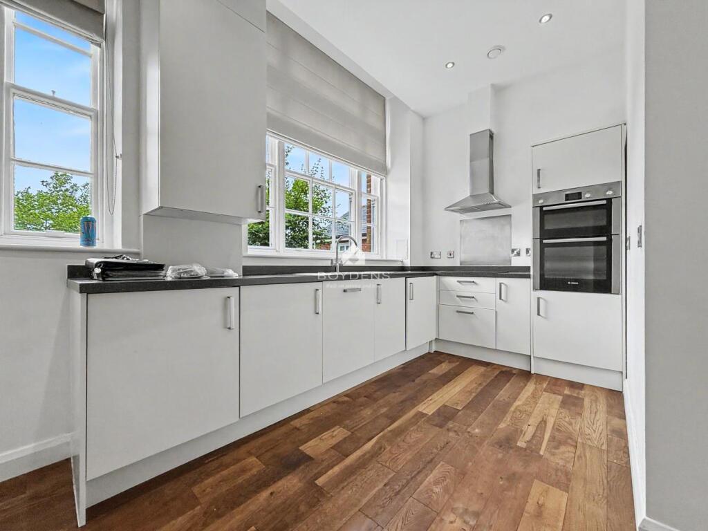 Apartment in Braintree, George Yard And The Market Place - View 4