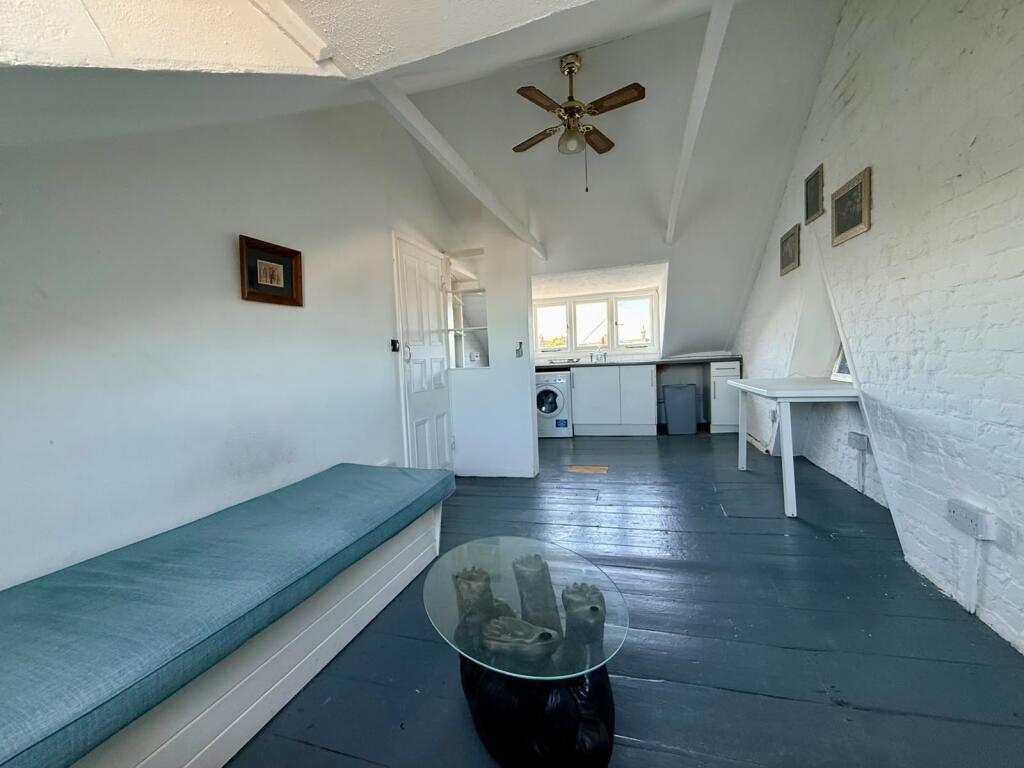 Apartment in Canterbury - View 4