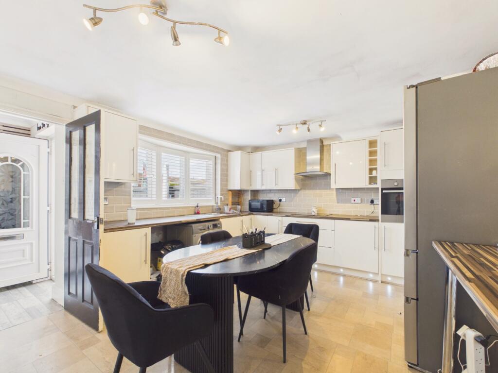 House in Kingston upon Hull, Bransholme - View 3