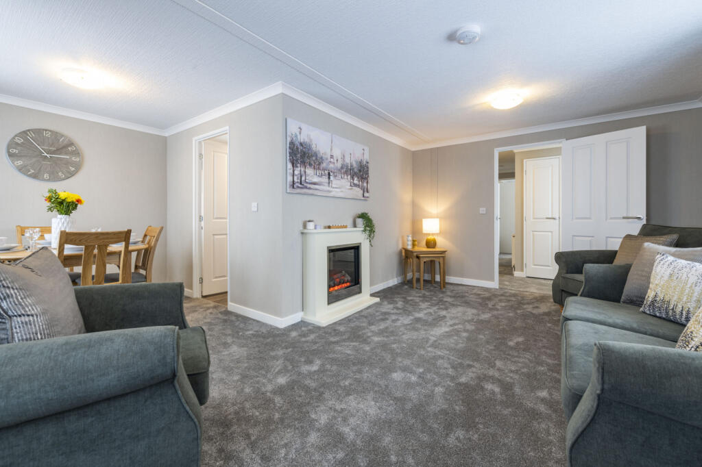 House in Hinckley and Bosworth, Wykin - More