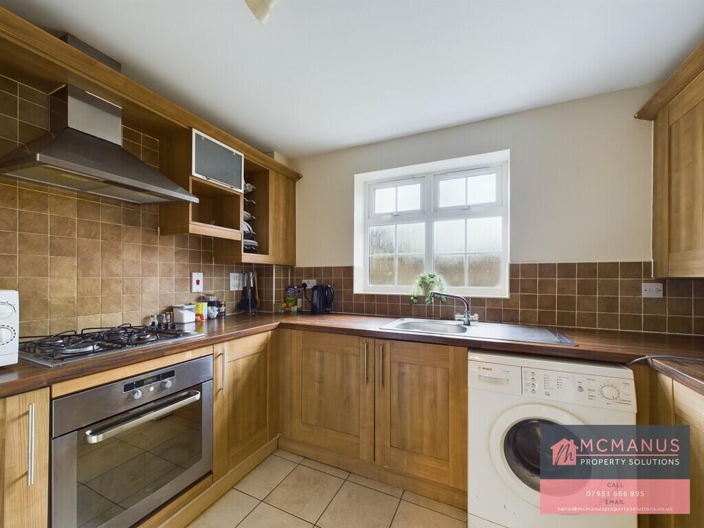 Apartment in Stevenage, Old Town - View 2