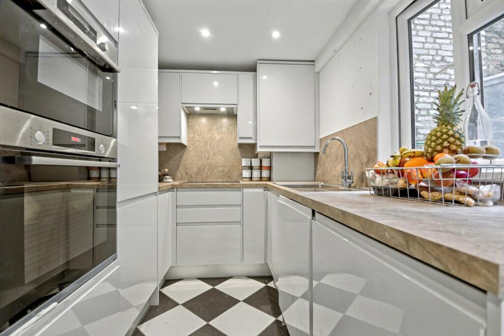 Apartment in London - View 4