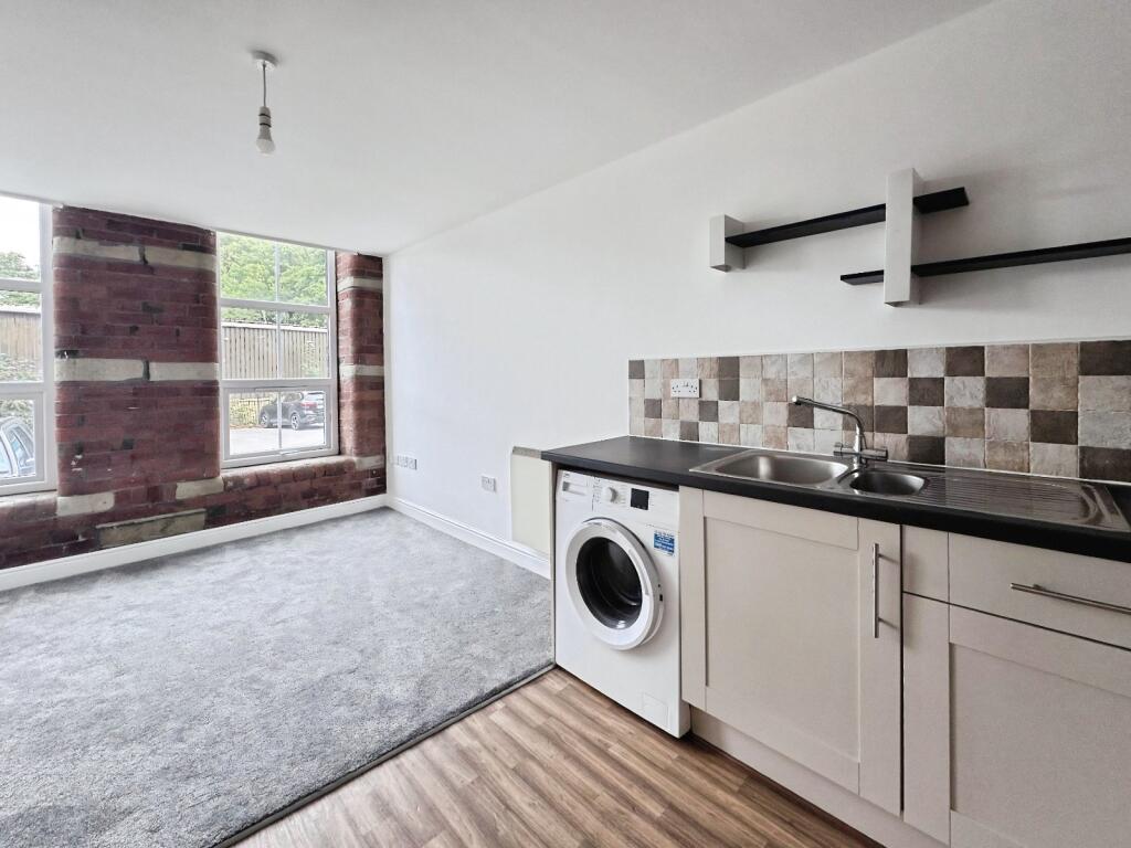 Apartment in Bradford - View 5