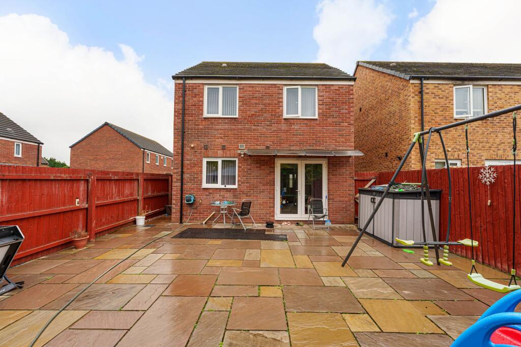 House in Newport - View 4