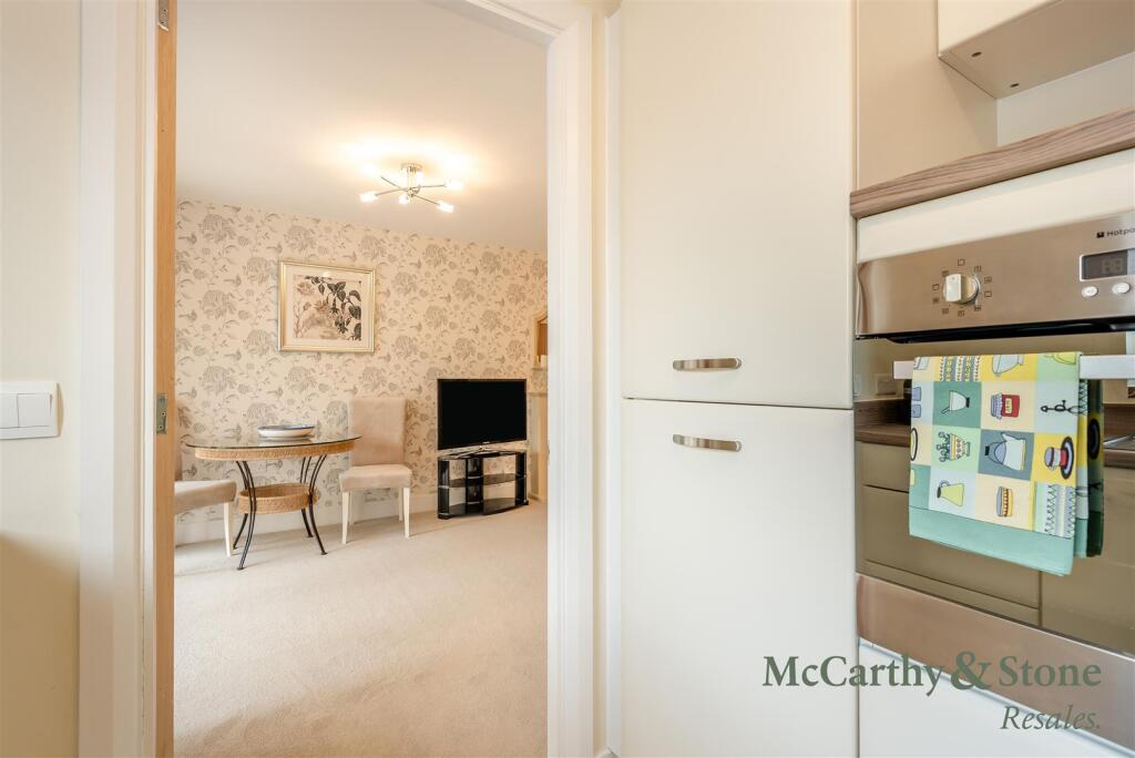 Apartment in Worcester, Barbourne - View 5