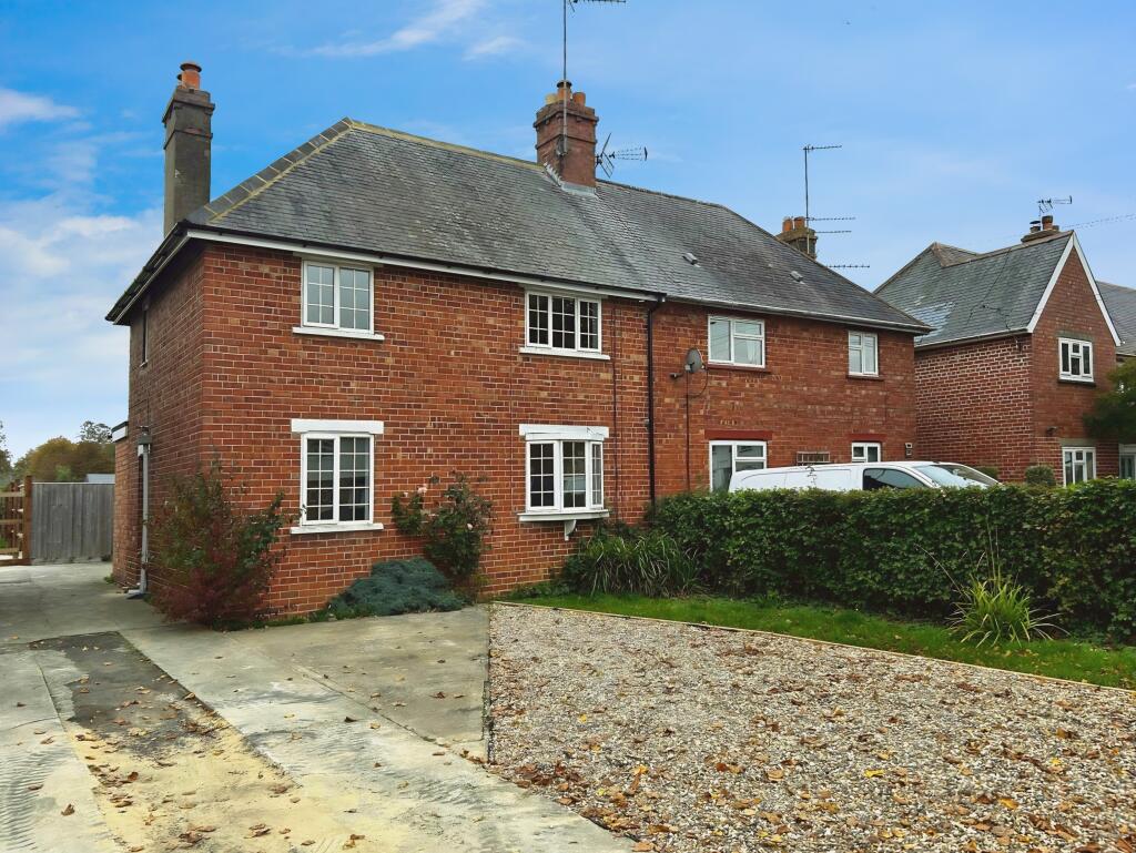 Main image of property: Springfield Avenue, Banbury, Oxfordshire