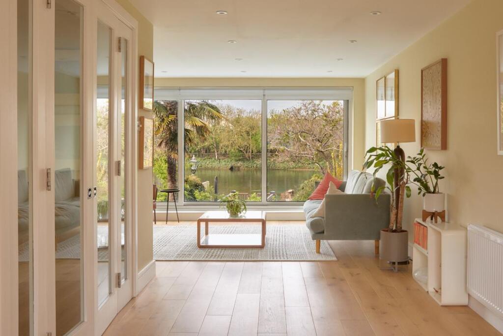 Main image of property: Chiswick Staithe, Chiswick, W4
