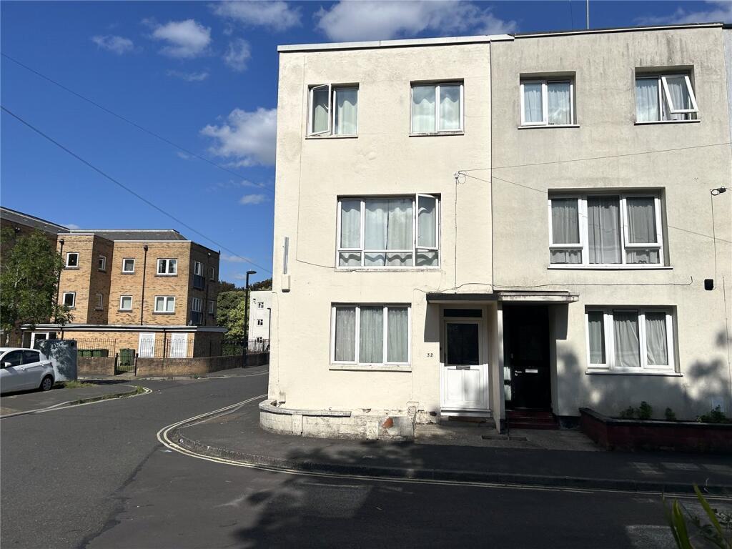 Main image of property: Cossack Green, Southampton, Hampshire, SO14