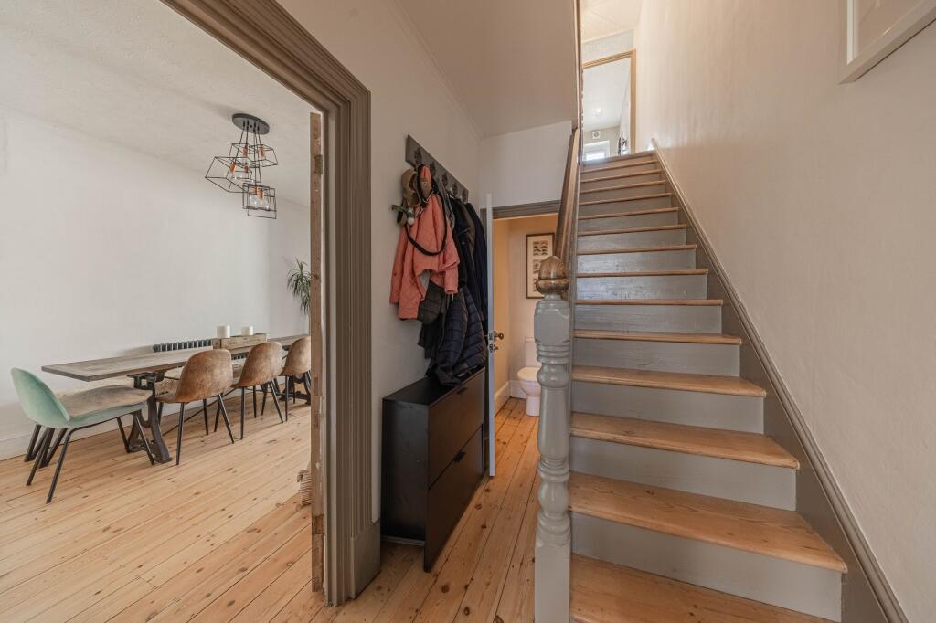 House in Haywards Heath - View 4