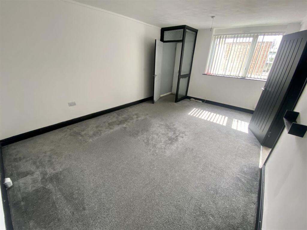 Albany Court Brunswick Road Earlsdon Coventry photo 3