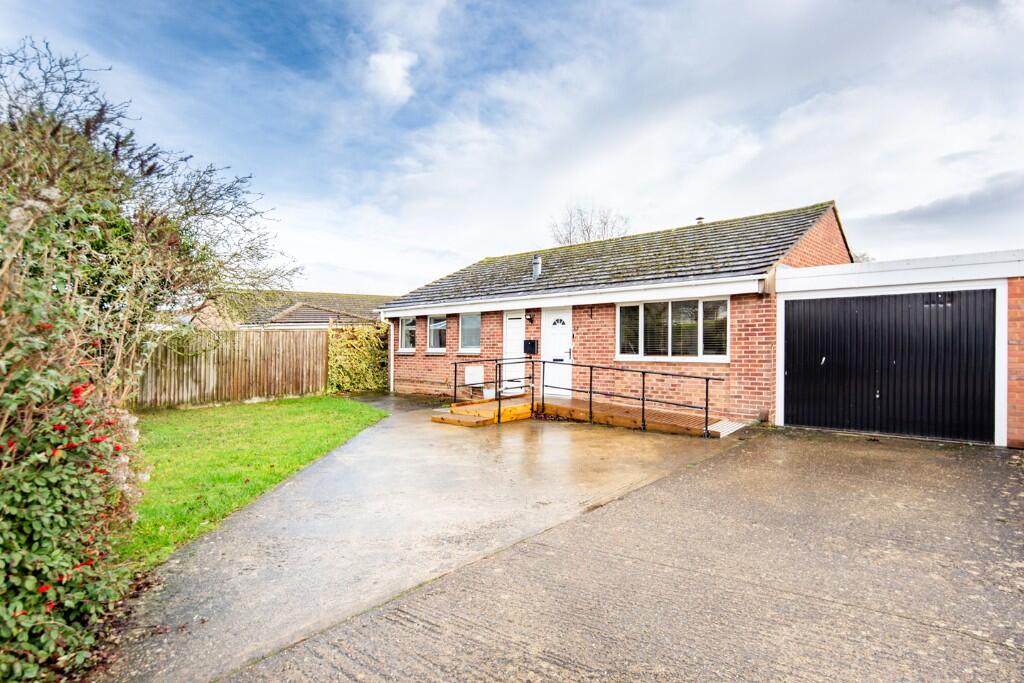 Main image of property: Browning Drive, Bicester, Oxfordshire, OX26