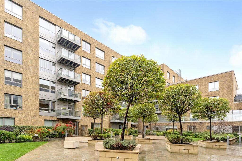 Main image of property: Compass Court, Smithfield Square, Hornsey N8