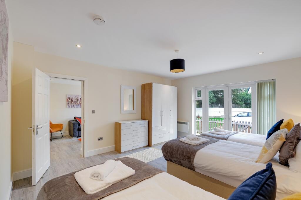 Apartment in Slough - View 4
