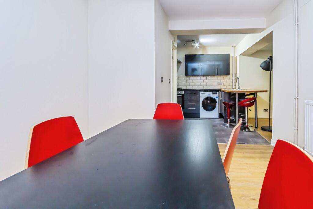 House in Canterbury, Hales Place - View 4