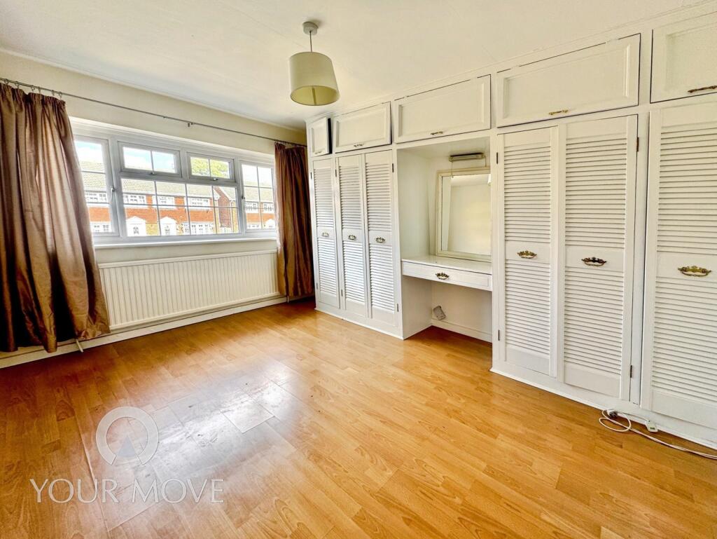 House in Dartford - More