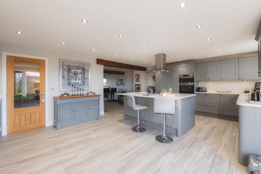 Over 3000sqft Barn - Millstone House, Well Lane, Weaverham, CW8 3PE photo 2