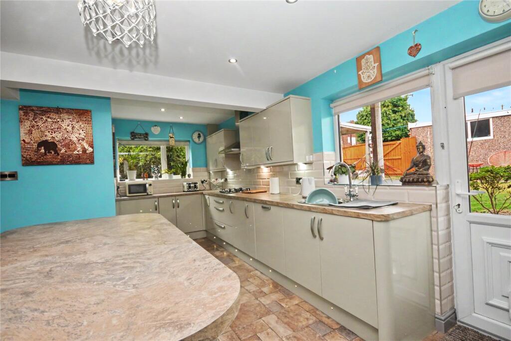 House in Wakefield, Snow Hill, Alverthorpe - View 3