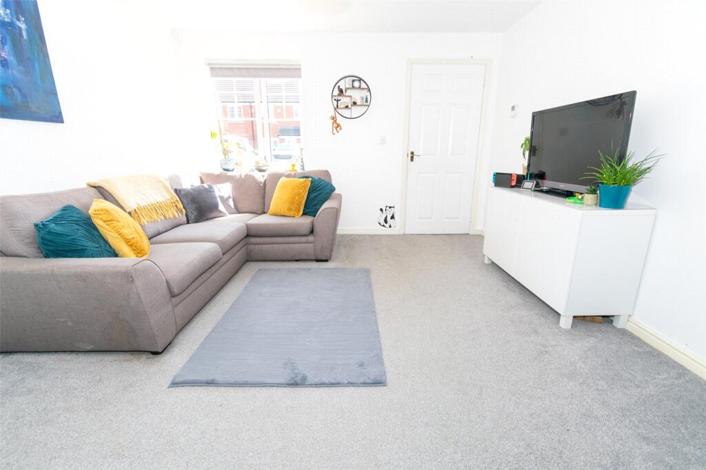 Redshank Place, Sandbach photo 3