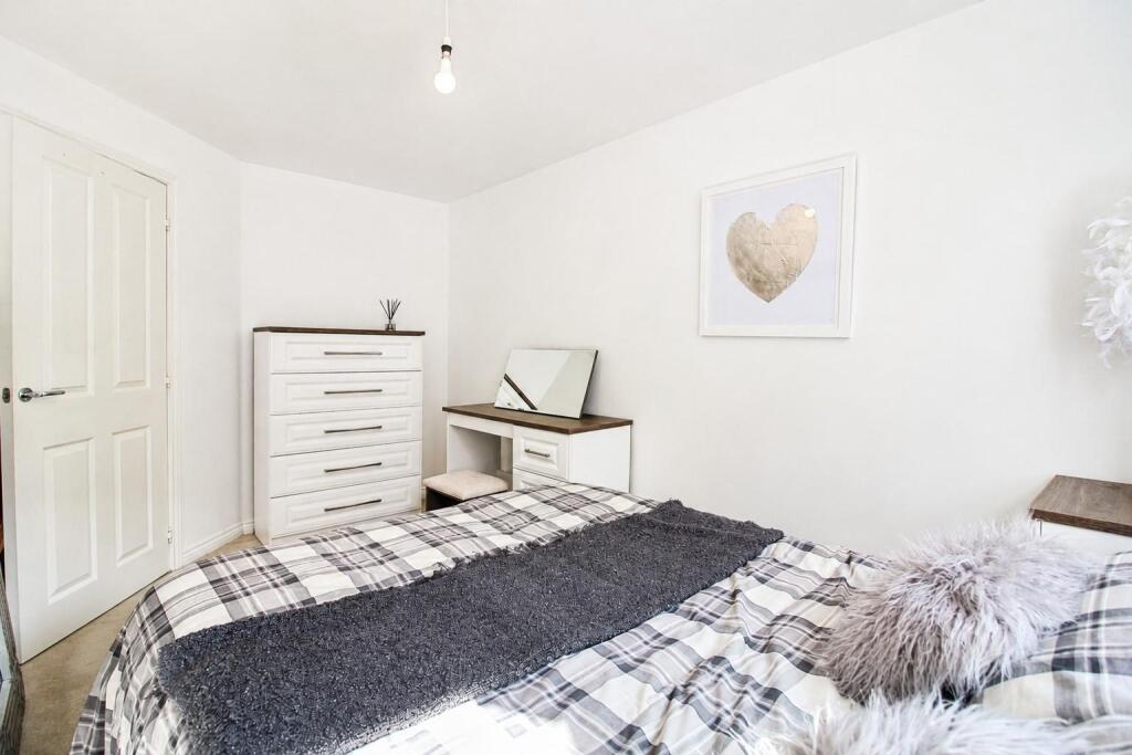 Apartment in Leeds, Farsley - More