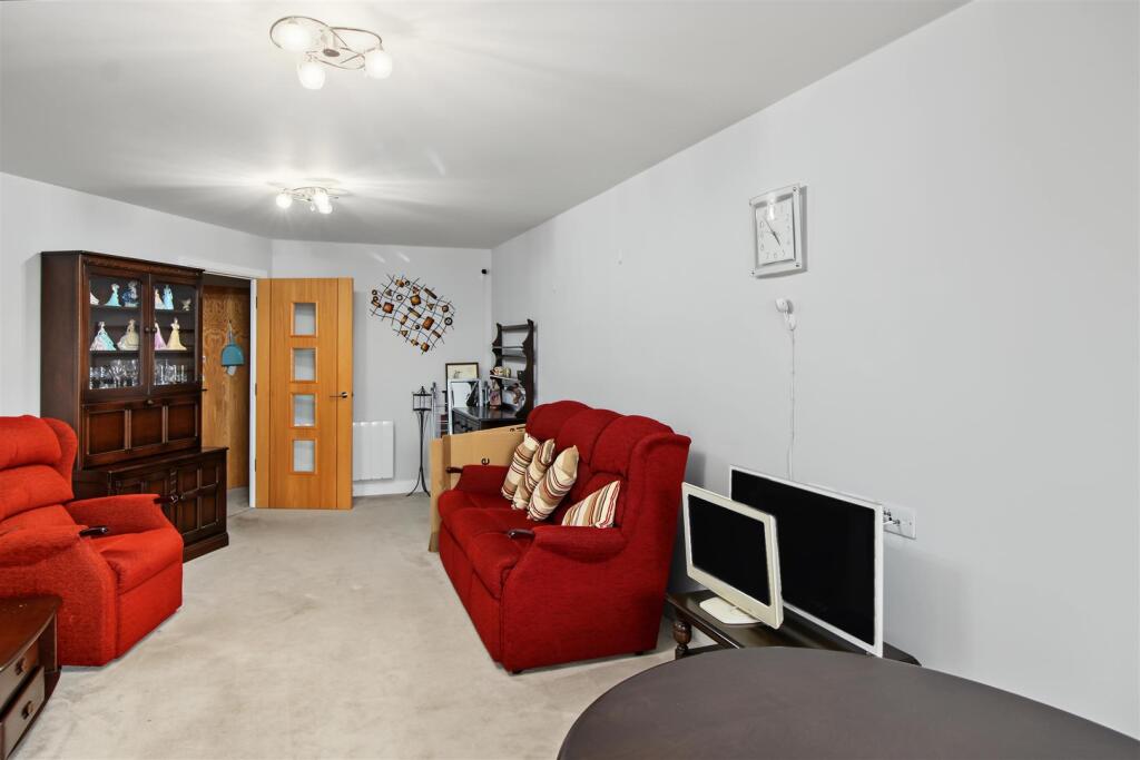 Valentine Road, Hunstanton photo 4