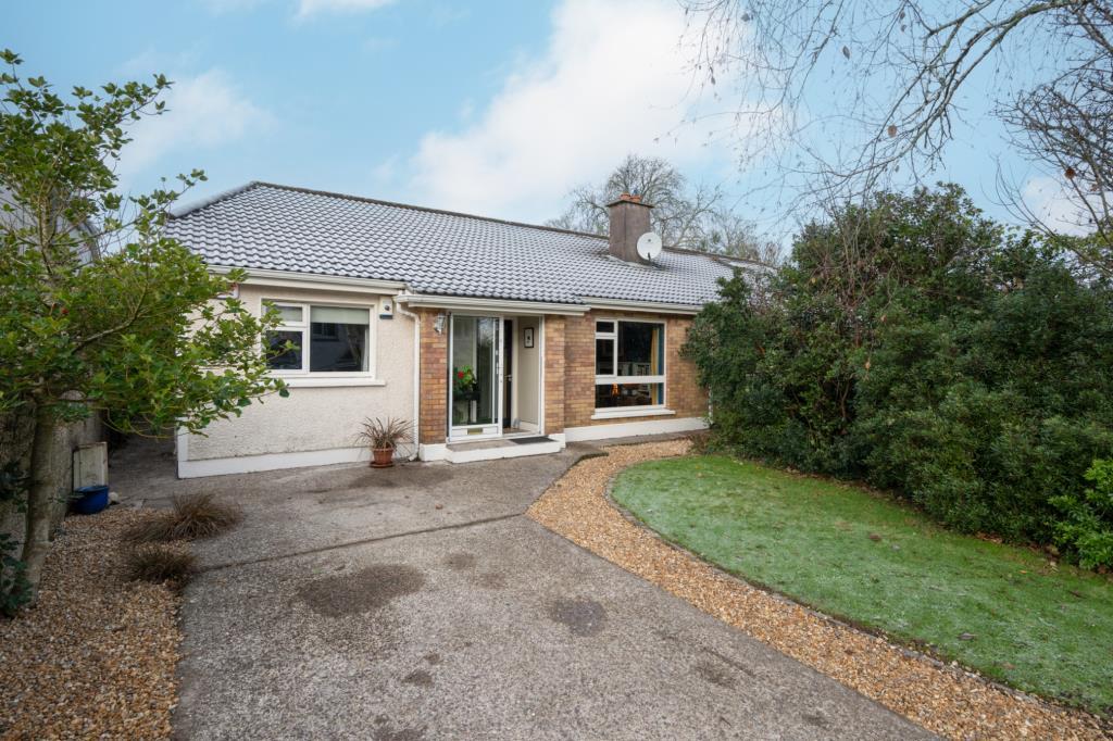 Main image of property: 6 Manor Lawn, Thornbury View, Rochestown, Cork, T12 YFC7