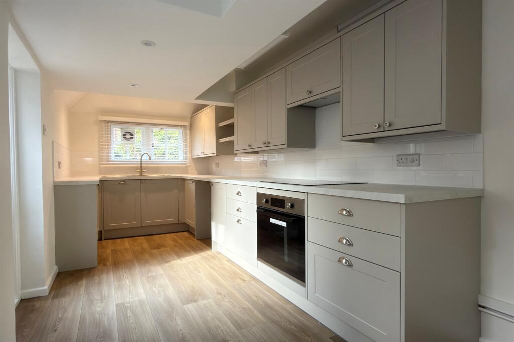 House in Portsmouth - View 4