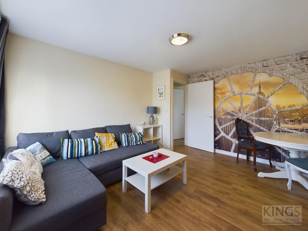Apartment in Hatfield, Hilltop - View 5