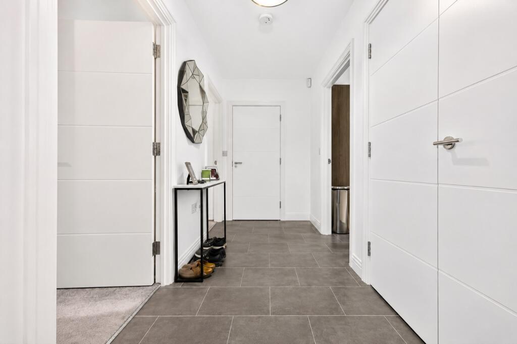 Apartment in St Albans, St Stephen - View 5