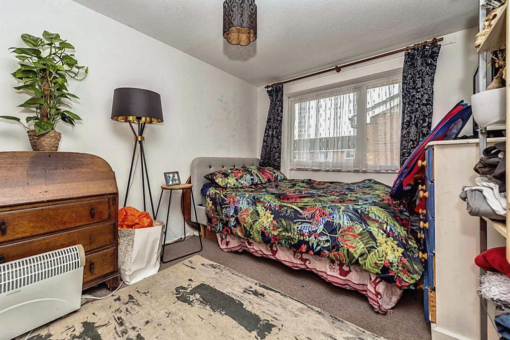 Apartment in Hemel Hempstead - View 5