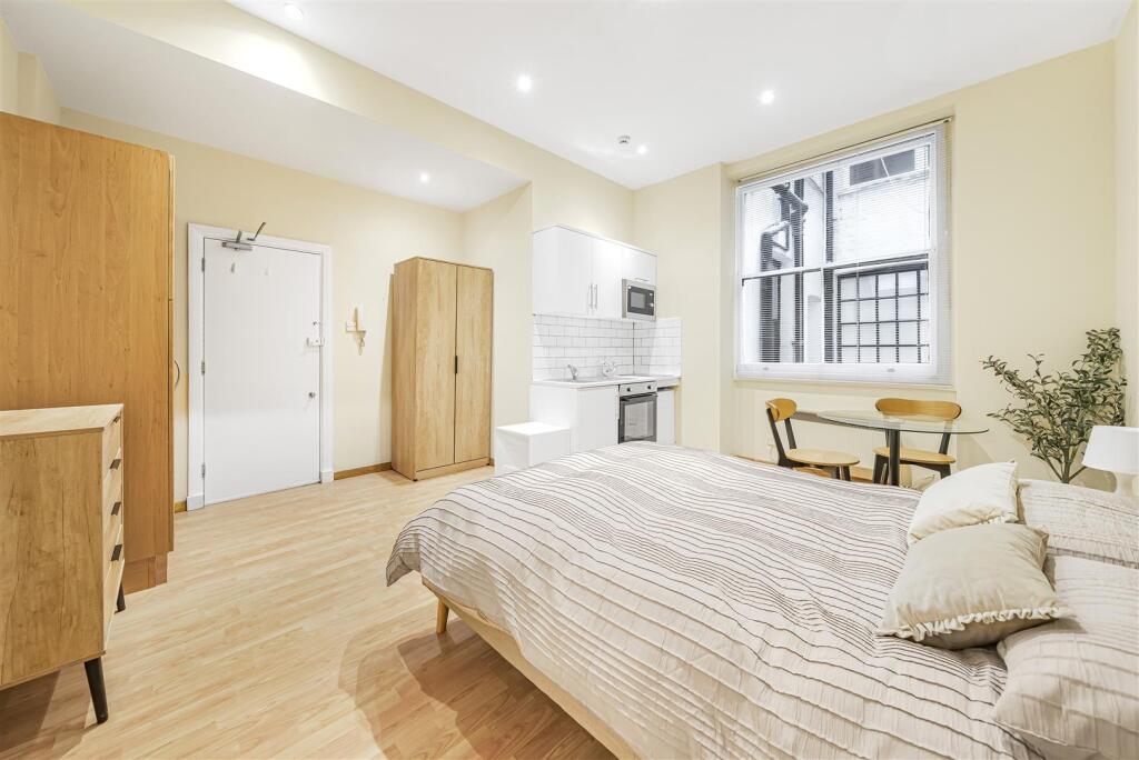 Studio flat for rent