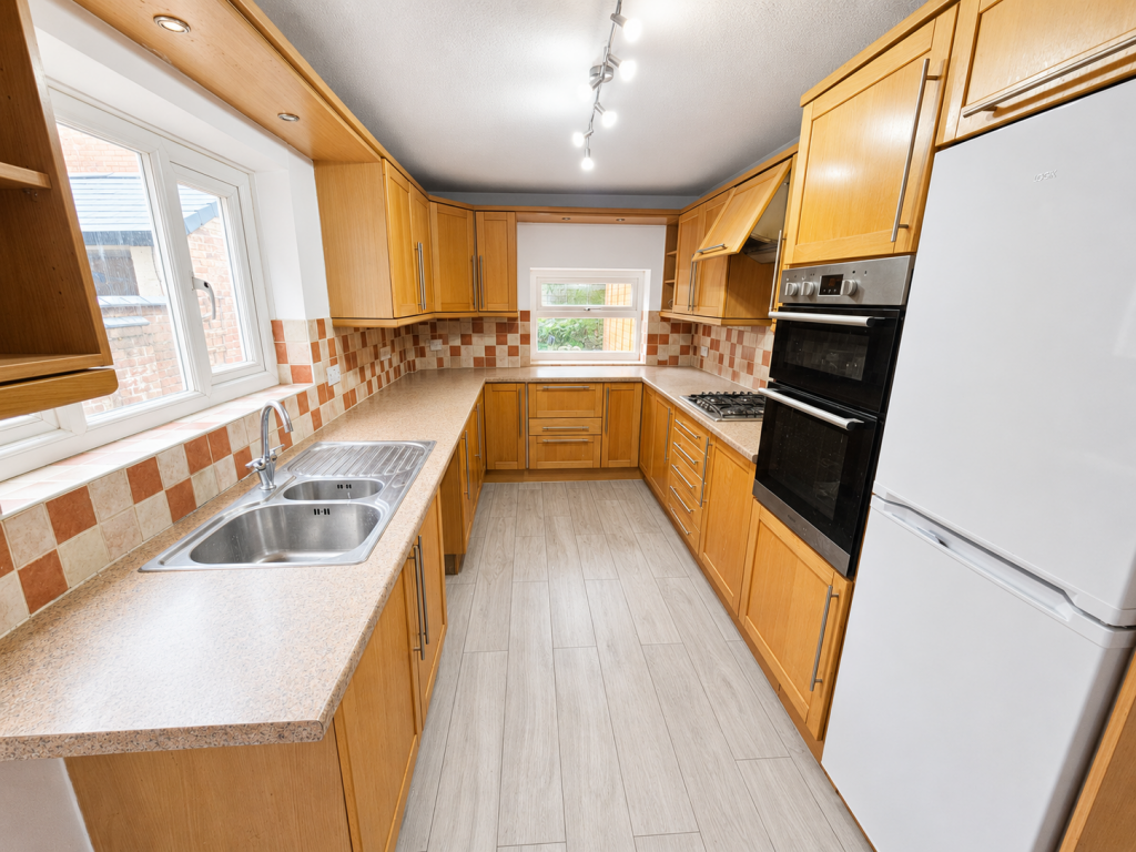 House in Kettering, North Northamptonshire - View 2
