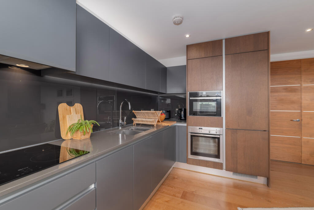 Apartment in London, Kidbrooke Village, Kidbrooke - View 3