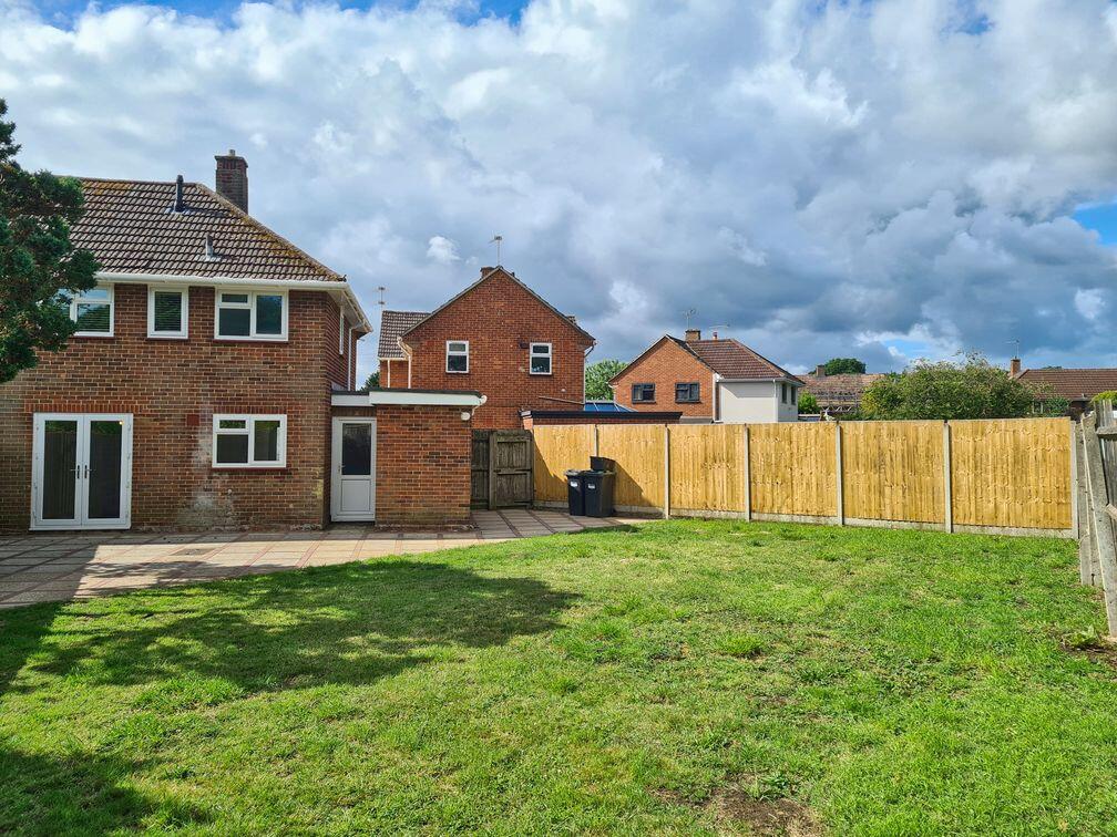 Shakespeare Drive, Totton, SO40 3NT photo 3