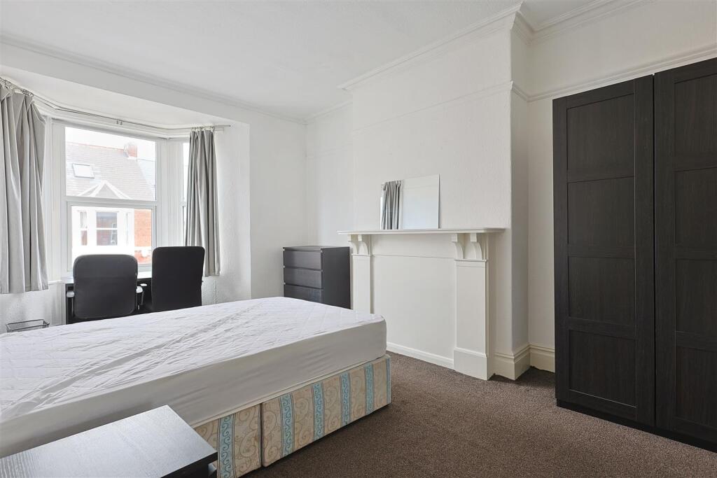 Apartment in Newcastle upon Tyne - View 3