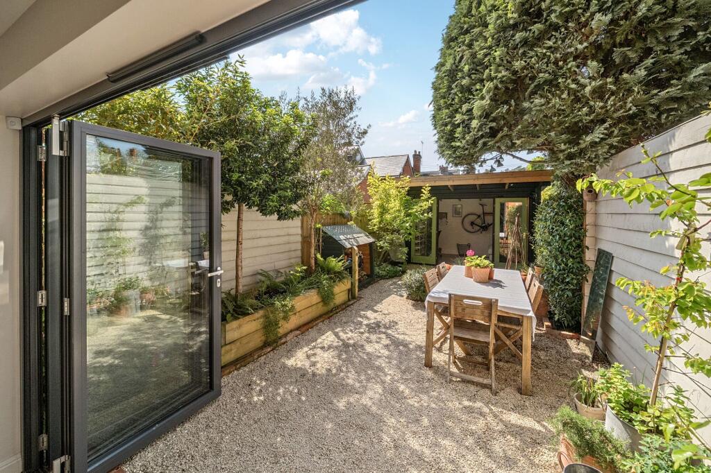 House in Slough - View 4