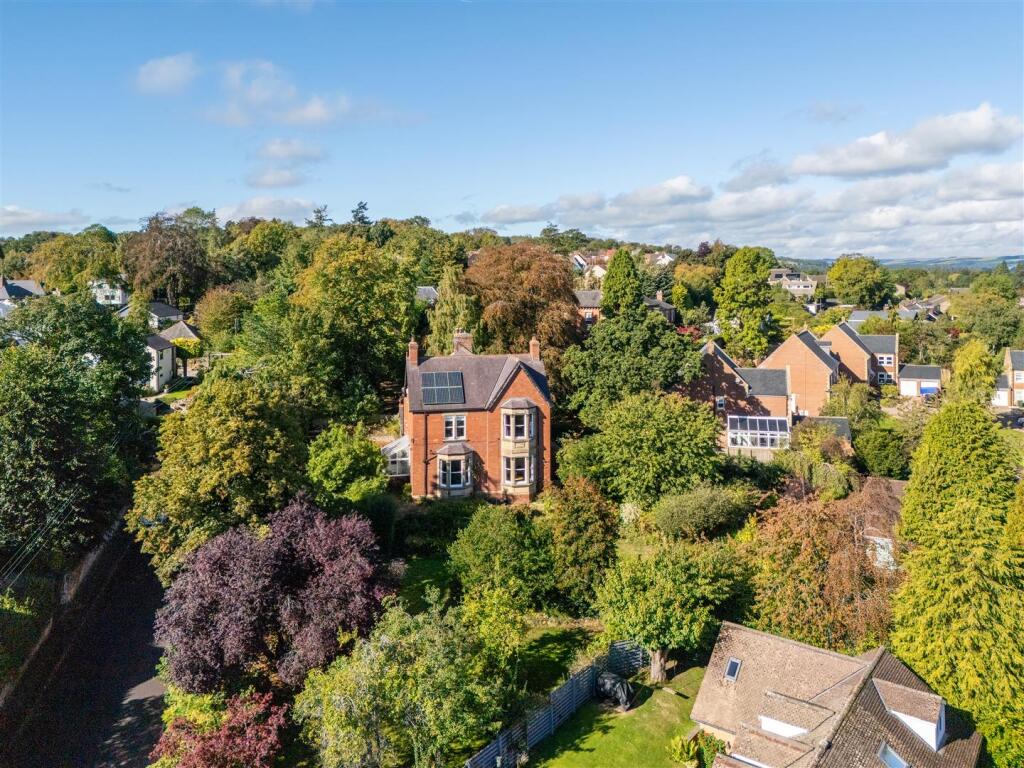 5-bed detached on Leazes Lane, Hexham, £900,000