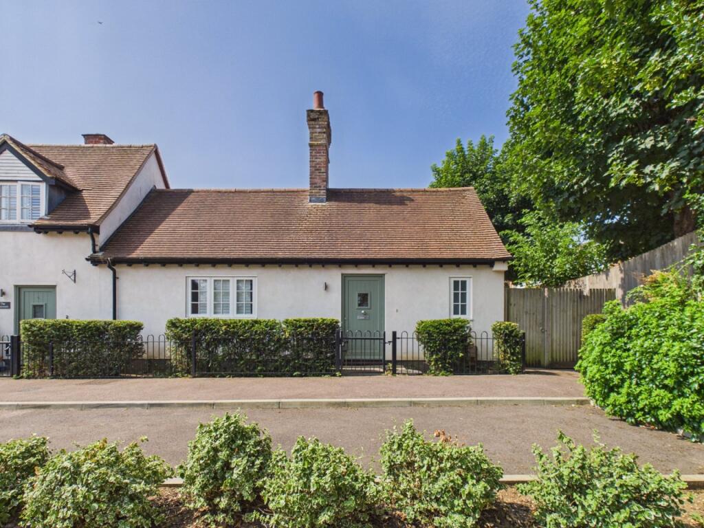 Main image of property: Pheasant Close, Amersham, Buckinghamshire, HP6