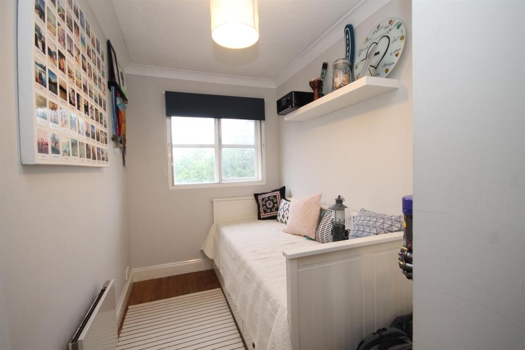 Apartment in Sutton - View 4
