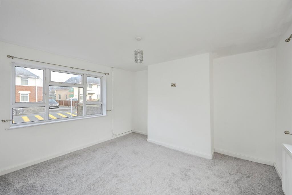 House in Ystalyfera, Neath Port Talbot - View 2